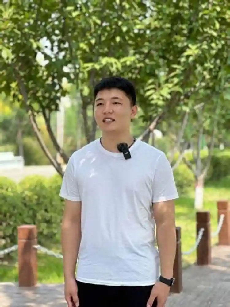 24岁小伙和县城水果电商“江湖”