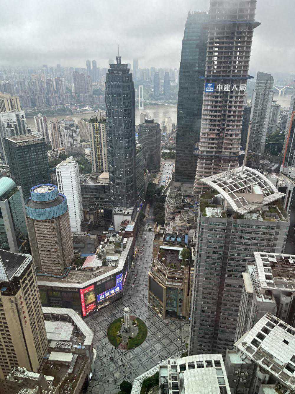 渝中环球金融中心这个民情联络点，为啥设在49楼上？