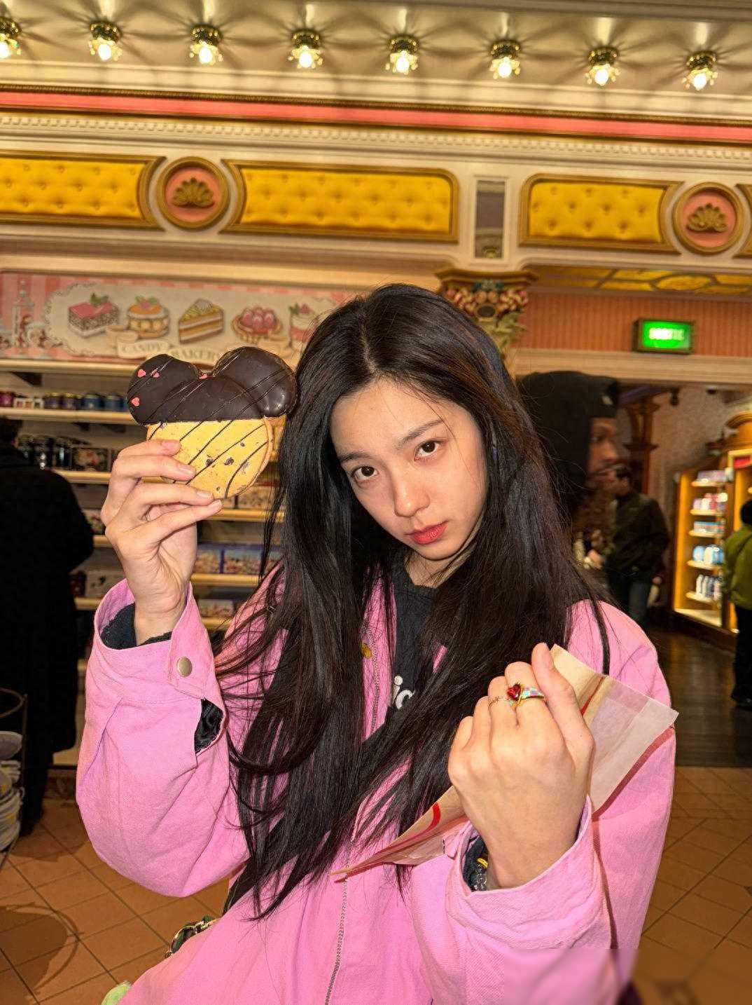 庄达菲写长文怀念姥姥：我看到好看的日落会想起你，妈妈也是