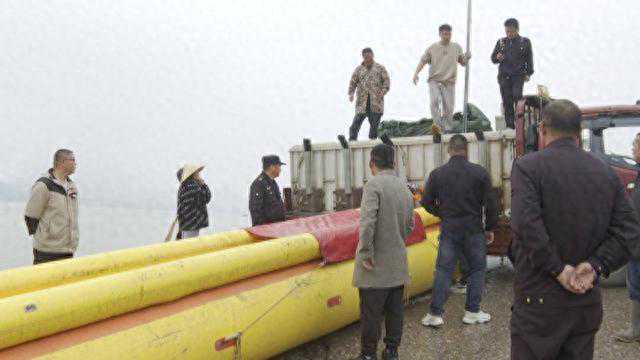 浠水志愿者放流20多万尾鱼苗呵护长江