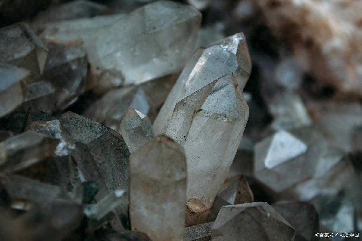 锂长石制粉的用途与磨粉机选择的关键因素