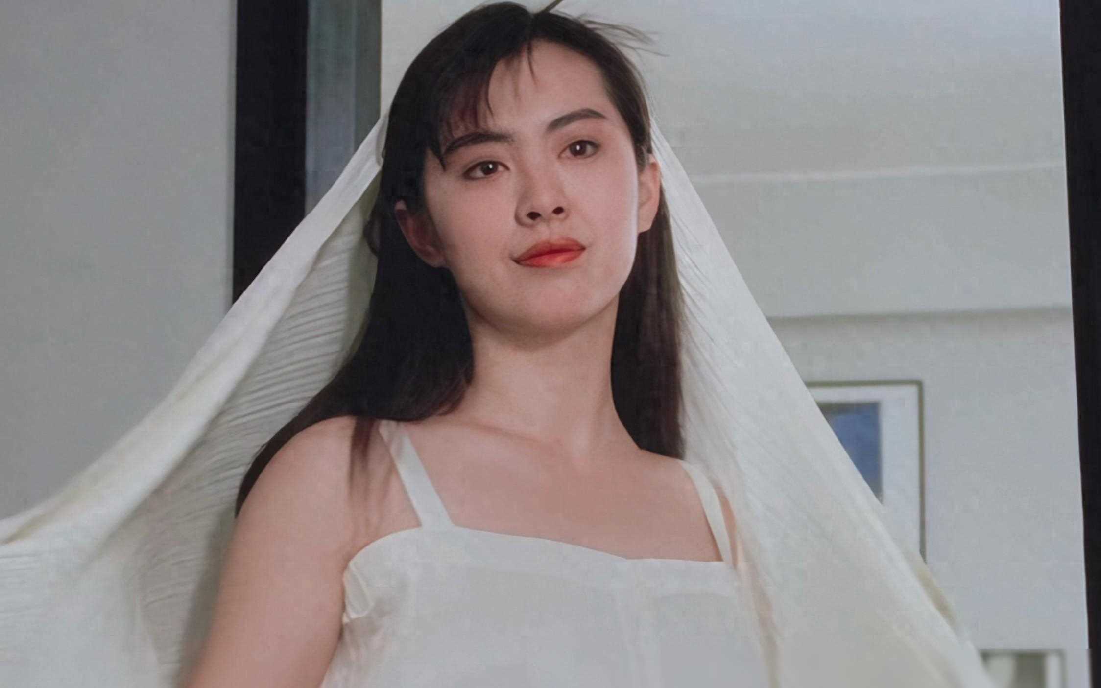 90年代的迷之审美，明明长相一般，却被夸成“天仙”的4位女星