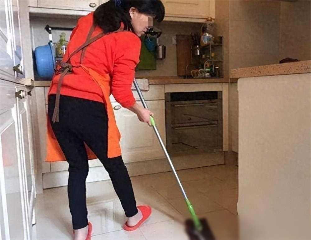 婆婆婚后强制实行AA，儿媳怒把腹中胎儿打掉，婆家3口悔不当初