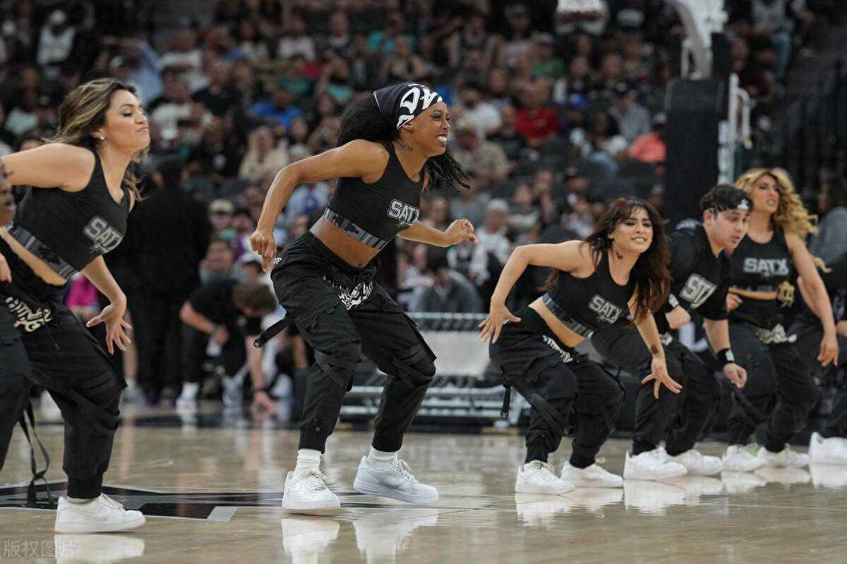 10-0制胜！马克西爆砍52+5+7 文班亚马33+18+6+7+9失误 76人超热火