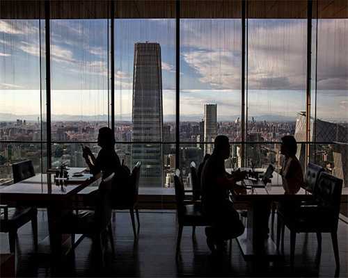 补齐金融业务版图！浙江东方出手，拟收购杭州联合银行不超3.94%股权