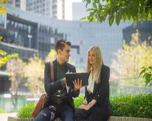 投资者一年亏逾三百万 披着期货马甲的金融“杀猪盘”套路起底