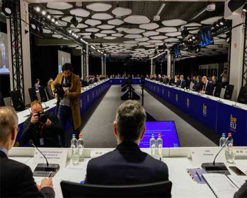 每天三股(消息面影响)