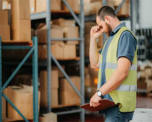 日赚几十亿还不够？银行乱收费暴利惊人：1万的套餐收52万，50万信用证直接拿走5万