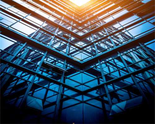 王宝强王宝弱风波再起：网红模仿行为引热议，道歉视频真假难辨