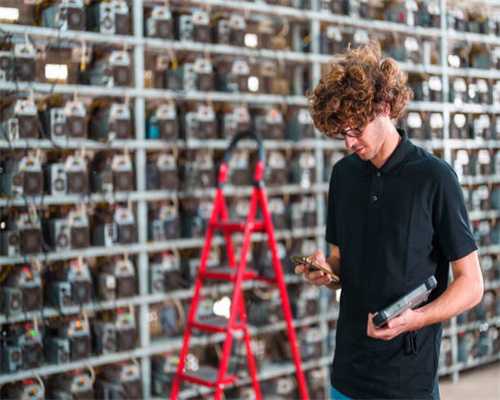 富滇银行女支行长骗5800万 银行不赔两受害人吞黄连