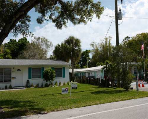 何庆魁儿子遭批借父名直播求红，曾曝父嫖娼丑闻，高秀敏深情成疑