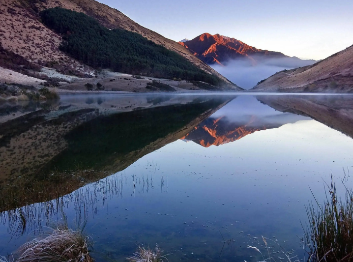 10月29日工银价值成长混合A净值下跌0.44%，近6个月累计下跌3.3%